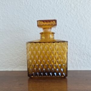 VTG Decanter Amber Pressed Glass Diamond Cut Square Bottle With Stopper RETRO